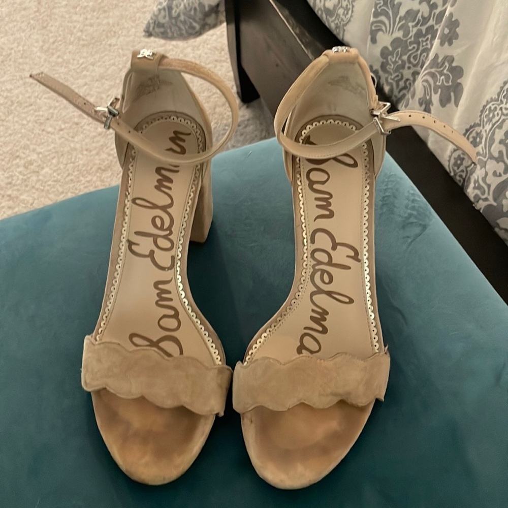 SAM EDELMAN nude heels